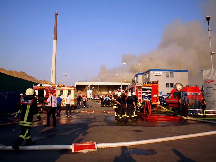 Feuer5 Koeln Niehl GVG Geestemuenderstr P224.jpg